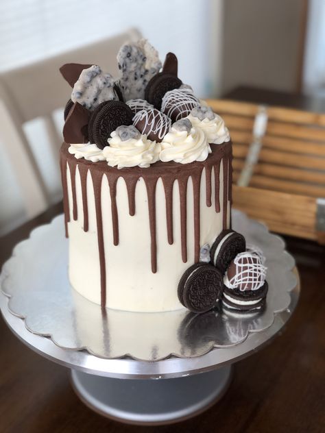 S Cake, Oreo Cake, Birthday Cakes, Whipped Cream, Oreo, Cake Decorating, Birthday Cake, Baking, Cream