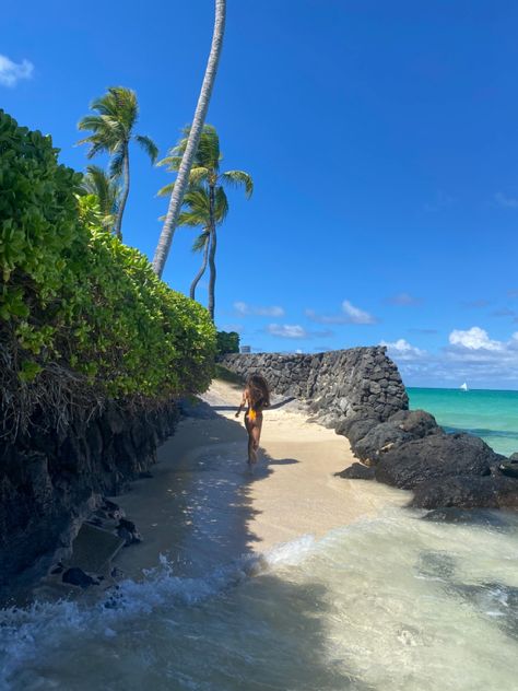 Cook Island Aesthetic, Seaside Cafe, Dark Green Aesthetic, Island Life Style, Adventure Inspiration, Vintage Hawaii, Island Vibes, Island Living, Island Girl