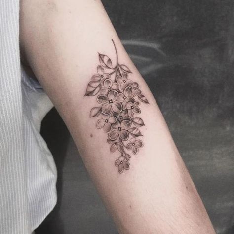 Lilac Tattoo Black And White, Lilac Tattoo, Bouquet Tattoo, Bicep Tattoo, Forearm Tattoo, Ankle Tattoo, Lilac Flowers, Tattoo Outline, Star Tattoos