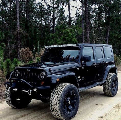 Jeep Design, Cars For Girls, Auto Jeep, Jeep Wrangler Lifted, Big Cars, Custom Jeep Wrangler, Wrangler Jeep, Black Jeep, Door Black