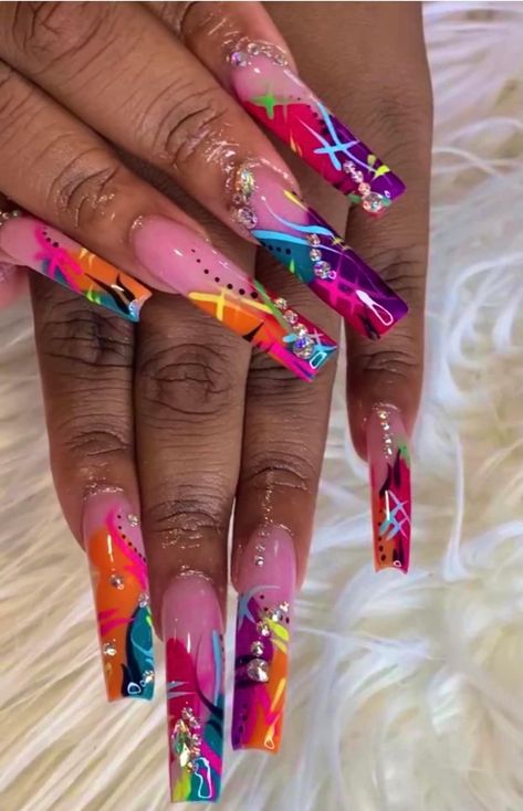 Glitter Nail Art Designs, Intricate Nail Designs, 90s Nails, Stilleto Nails Designs, Pop Art Nails, Curved Nails, Fancy Nails Designs, Nails Design With Rhinestones, Dope Nail Designs