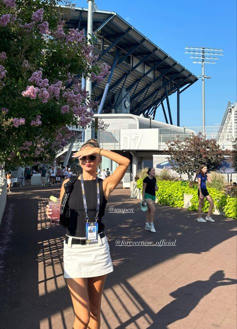 GP outfit inspo Us Open Tennis Outfit, Monaco F1 Outfit, Tennis Open Outfit Style, Monaco Gp Outfits, Grand Prix Outfit Ideas, F1 Gp Outfit, Miami Grand Prix F1 Outfit, Monaco Grand Prix Outfit, Us Open Outfit Tennis Spectator