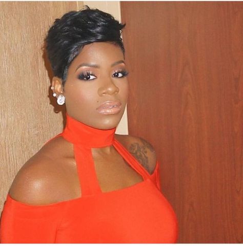 Fantasia barrino makeup inspiration for women of color...love Fantasia Short Hairstyles, Fantasia Hairstyles, Fantasia Barrino, Soul Train Awards, American Idol Winner, Cut Life, Short Hairdos, Soul Train, Dark Skin Women