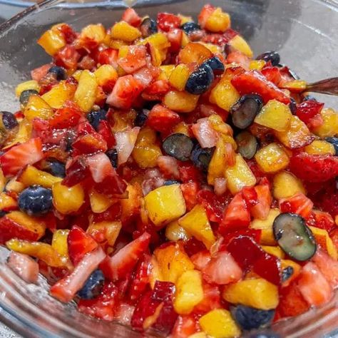 Easy Fruit Salsa and Crispy Sweet Tortilla Chips Easy Fruit Salsa, Sweet Tortilla, Cinnamon Sugar Tortilla Chips, Cinnamon Sugar Tortilla, Cinnamon Sugar Tortillas, Vegetable Appetizers, Sweet Easy, Storing Fruit, Cinnamon Chips