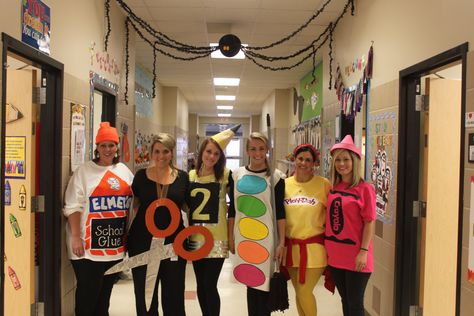 Teacher Group Halloween Costumes Teacher Halloween Costumes Group, School Halloween Costumes, Best Diy Halloween Costumes, Costumes For Work, Teacher Halloween Costumes, Halloween Crafts Preschool, Teacher Costumes, Fairy Halloween Costumes, Easy Diy Costumes