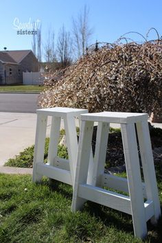 Build a set of barstools using only 2x4s! Sawdustsisters.com