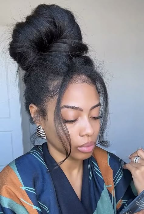 Blowout Bun, Natural Hair Buns, 4c Blowout Hairstyles, Natural Updo Hairstyles, Mini Braids On Natural Hair, Beautiful Natural Hair, Dread Hairstyles, Natural Hair Updo, Hairstyle Look