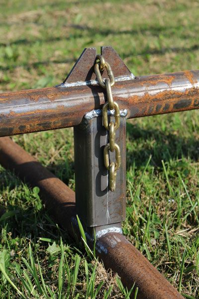 Doc's Freestanding Corral Panels Cattle Corrals Design, Corral Ideas, Cattle Gate, Cattle Pens, Cattle Facility, Fence Building, Cattle Corrals, Pipe Fence, Livestock Fence