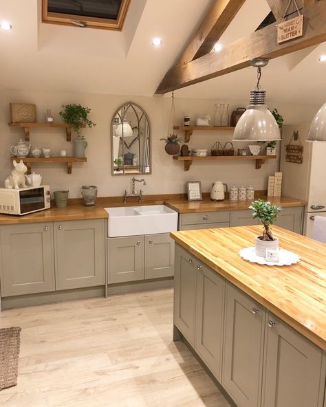 Image may contain: kitchen and indoor Farmhouse Kitchen Design Ideas, Oak Worktops, Kitchen Post, Farmhouse Kitchen Design, Cottage Kitchens, Kitchen Extension, Kitchen Diner, Cottage Kitchen, Kitchen Design Ideas