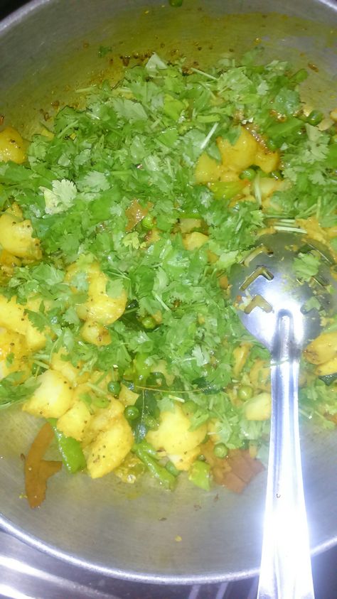 alu sabji Nasta Pic, Food Snap, Punjabi Food, Ads Creative Advertising Ideas, Advertising Ideas, Vsco Photography, Gujarati Recipes, Food Snapchat, Ads Creative