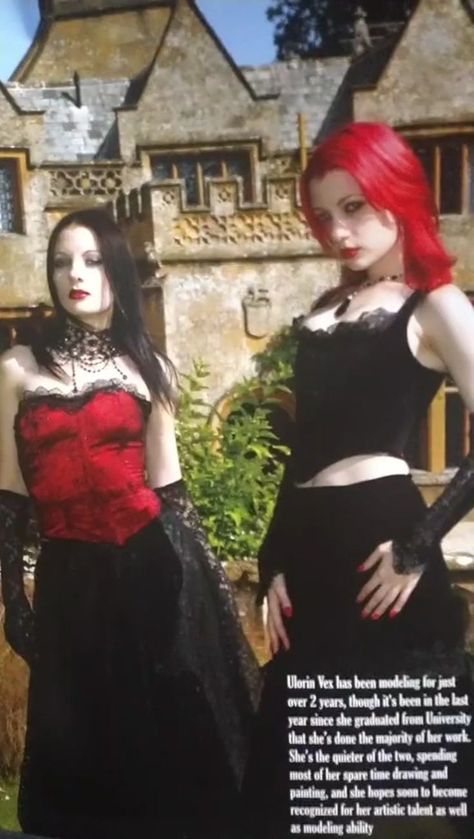 Late 90s Goth Fashion, 90s Goth Aesthetic, Melody Core, Romance Goth, Mallgoth Aesthetic, 90s Mall, 90s Mall Goth, Goth Outfit Inspo, Alternative Fashion Outfits