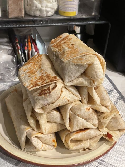 Copycat Chipotle Chicken Burritos Chipotle Aesthetic, Copycat Chipotle Chicken, Chipotle Burrito, Copycat Chipotle, Chicken Burritos, Chipotle Chicken, Burritos, Crepes, Healthy Food