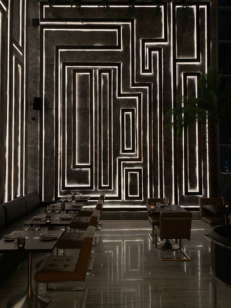 Restaurant High Ceiling, Luxury Restaurant Interior Fine Dining, Fine Dining Restaurant Interior Design, Mexican Fine Dining, Restaurant Interior Design Modern, Modern Mexican Restaurant, Restaurant Remodel, Luxury Restaurant Interior, Restaurant In Dubai