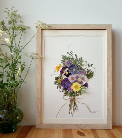 Pressed Flowers Diy, Dried Flowers Diy, Diy Fleur, Floral Collage, Pressed Flower Crafts, Dried And Pressed Flowers, Creation Deco, Pressed Flower Art, Deco Floral