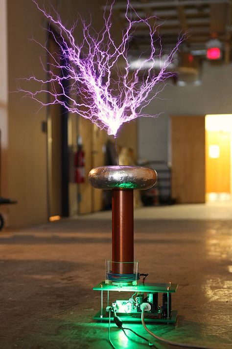 DRSSTC 1 - Table Top Musical Tesla Coil | Loneoceans Laboratories Coil Projects, Diy Tesla Coil, Solid State Tesla Coil, Nikola Tesla Inventions, Tesla Inventions, Electrical Wiring Colours, Diy Tabletop, Hydrogen Generator, Foam Armor