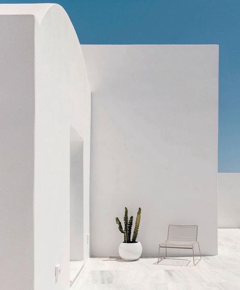 Mediterranean Interior, Mediterranean Living, Archi Design, Minimal Photography, Aesthetic Space, White Building, Luxury Retreats, Cool Wallpapers Art, Hello World