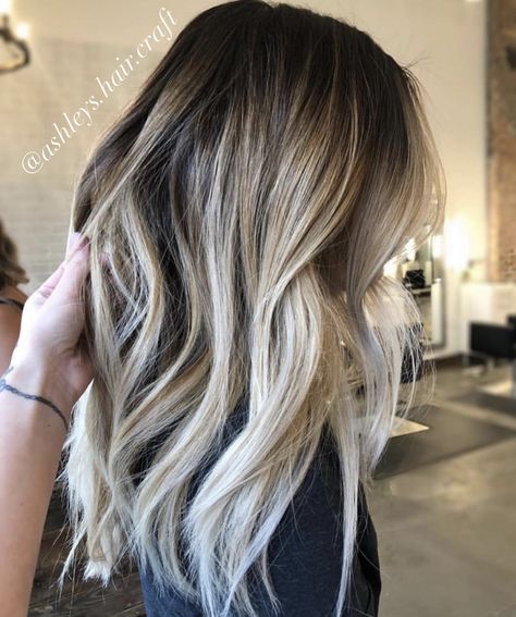 Brunette With Heavy Blonde Balayage, Brunette Icy Blonde Balayage, Platinum Blonde Brunette, Dark Root Platinum Blonde Balayage, Dark Brown Root Blonde Balayage, Balayage Hair Dark Roots Ash Blonde, Balayage Hair Blonde Dark Roots Medium, Dark Rooted Blonde Hair, Brunette With Platinum Balayage