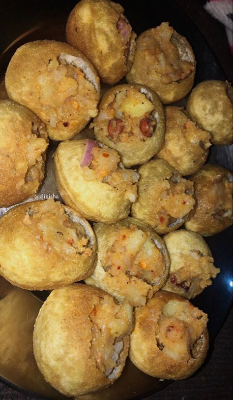 #panipuri #craving #indianfood #streetfood #nepal #foodsinnepal #golgappa #food #nepali #foodie Golgappa Snapchat, Nepali Street Food, Golgappa Snap, Golgappa Photography, Panipuri Snapchat Story, Chatpate Nepali, Panipuri Snap, Pani Puri Aesthetic, Street Food Snap