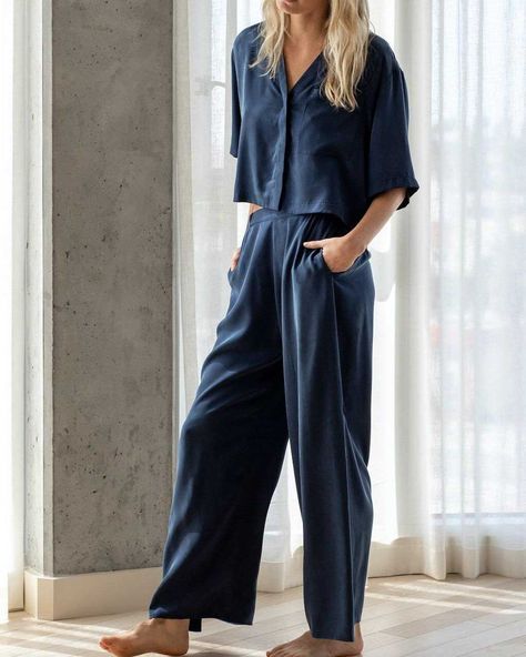 Lunya Sleepwear — With Chelle Silk Pjs, Baggy Tee, Luxe Loungewear, Loungewear Fashion, Loungewear Luxury, Hipster Fashion, Silk Pants, Silk Pajamas, Sleepwear Women