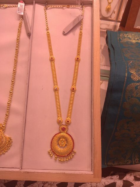 43 grams Gold Long Necklace With Grams, Indian Gold Necklace Designs, Gold Haram, Bridal Necklace Designs, Gold Bridal Necklace, Modern Gold Jewelry, Beautiful Gold Necklaces, Gold Jewelry Simple Necklace, Gold Mangalsutra Designs