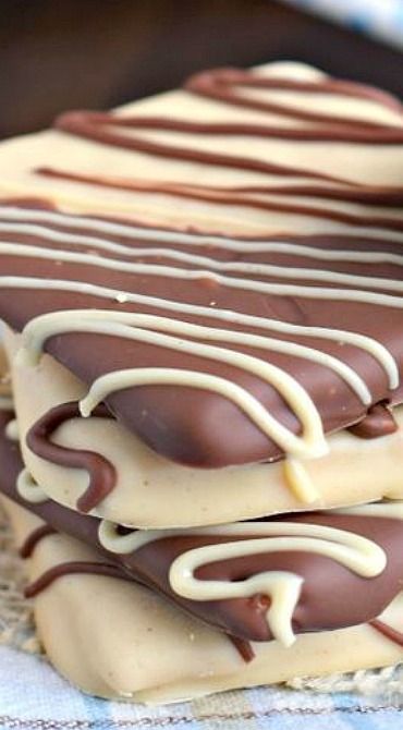 Shugary Sweets, Peanut Butter Desserts, Christmas Candy Recipes, Oreo Dessert, God Mat, Peanut Butter Recipes, Homemade Candies, Köstliche Desserts, Butter Recipe