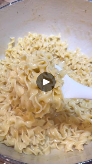 Cafeteria Noodles, Buttery Noodles, Caprese Pasta, Baked Ribs, Chicken Noodles, Healthy Vegetable Recipes, Lemon Dessert Recipes, Cooking For One, Goulash