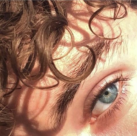 Blue Eyes Aesthetic Boy, Guy With Brown Hair And Blue Eyes, Hazel Eyes Male, Blonde Hair Brown Eyes Boy, Blue Eyes Freckles, Blue Eyes Boy, 22 Aesthetic, Blue Eyes Aesthetic, Simon Snow