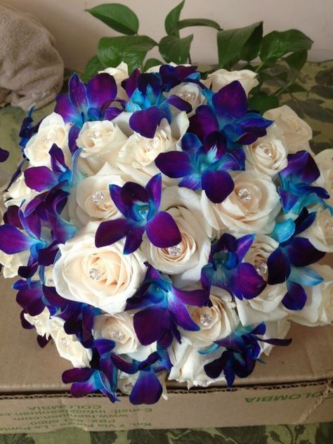 Purple Teal Wedding, Flower Banquet, Blue Orchid Wedding, Beach Wedding Purple, Xv Ideas, Blue Purple Wedding, Wedding Vows To Husband, Purple Wedding Decorations, Galaxy Wedding