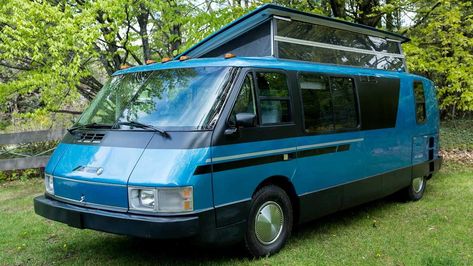 Motor Homes For Sale, Vintage Motorhome, Transportation Technology, Bmw Engines, Vintage Rv, Used Rvs, Vintage Camper, Kit Cars, Camping Car