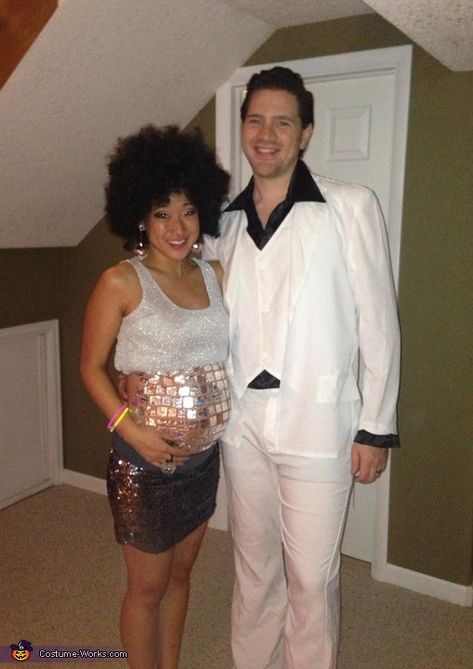 Saturday Night Fever Halloween Costume 70s Halloween Costume Woman, Pregnancy Costumes, Pregnant Halloween Costumes, Halloween Parejas, 7 Months Pregnant, Saturday Night Fever, Homemade Halloween Costumes, Pregnant Halloween, Scary Halloween Costumes