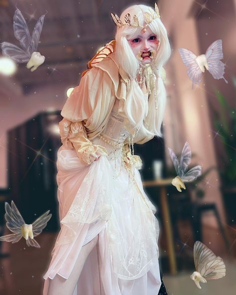 Creepy Fairy Costume, Scary Tooth Fairy Costume, Tooth Fairy Halloween Costumes, Tooth Fairy Cosplay, Tooth Fairy Makeup, Creepy Makeup Halloween, Creepy Tooth Fairy, Tooth Fairy Halloween, Tooth Fairy Costume