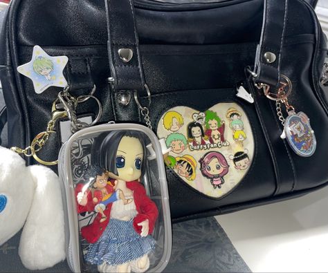 Anime Purse, Japanese School Bag, Ita Bags, Stationery Obsession, Stylish School Bags, Decorated Bags, Inside My Bag, Ipad Bag, Bags Aesthetic