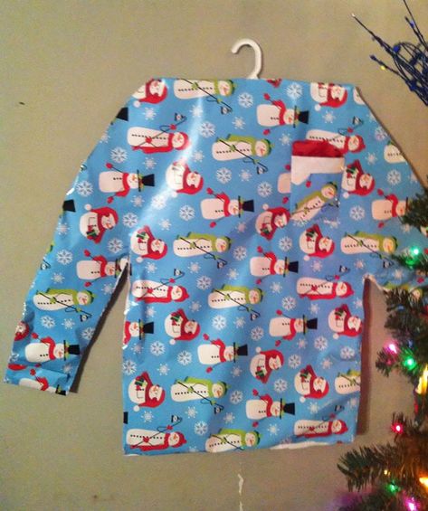 So My Friend Asked Her Husband To Wrap At Least One Shirt, This Is What She Got 21st Presents, Wrapped Presents, Funny Christmas Gifts, Big Gifts, Very Funny Pictures, Very Funny, Christmas Humor, Funny Pictures, Funny Memes