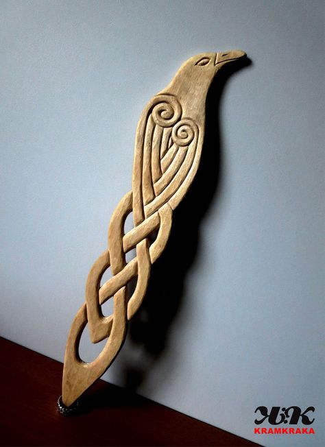 Norse Wood Carving Patterns, Viking Wood Carving Pattern, Raven Wood Carving, Viking Wood Carving, Viking Carving, Viking Crafts, Viking Tent, Arte Viking, Norse Design