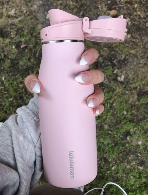 Pilates Princess Water Bottle, Rosé Pink Aesthetic, Trendy Water Bottles, Pink Pilates, Bts Jungkook Birthday, Cute Water Bottles, Pilates Princess, Pink Vibes, Cute Home Decor