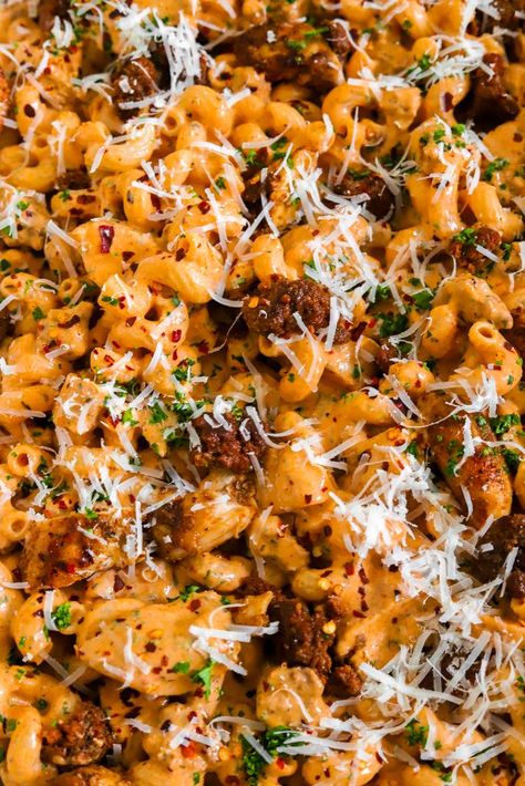 Chicken Pasta Creamy, Pasta With Beef, Chorizo Pasta Recipes, Chicken And Chorizo Pasta, Beef Chorizo, Chorizo Pasta, Pasta Creamy, Chicken Chorizo, Beef Pasta