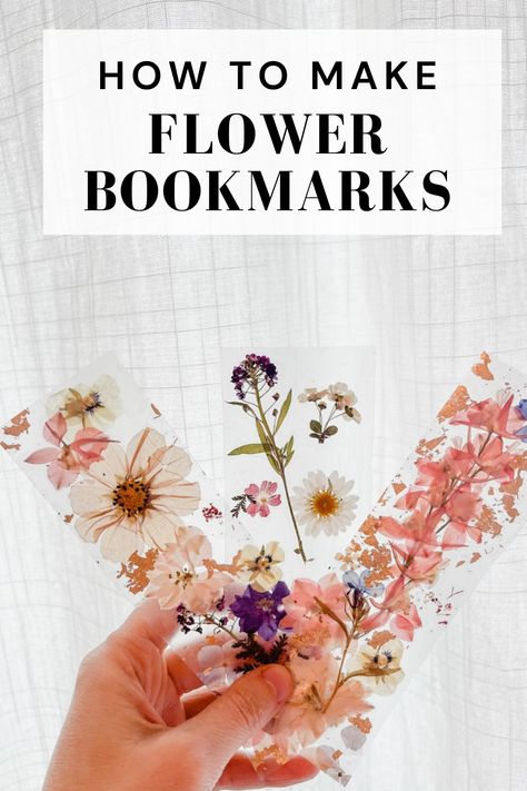 These easy handmade bookmarks are a fun nature craft for spring and summer! They are beautiful DIY bookmarks and make great gifts for teachers, Mother's Day, and any book lovers in your life!  Kids will love this bookmark craft and its a great activity for homeschool projects! Wildflower Bookmark, Flower Souvenir Ideas, Diy Mother’s Day Bookmarks, Mother's Day Presents Diy Handmade Gifts, Craft Book Marks, May Projects For Kids, Spring Library Programs, Make Your Own Bookmarks, Book Lovers Crafts