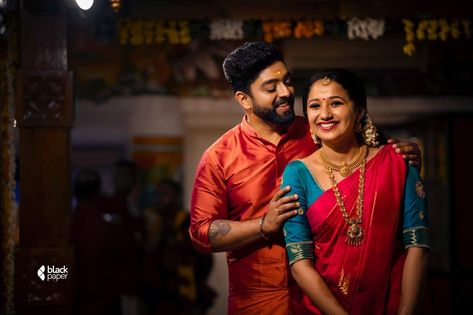 Traditional Couple Photoshoot, Hindu Engagement, Traditional Couple, Prince Photography, Downtown Photography, Kerala Wedding Photography, Indian Couple, Indian Wedding Photography Couples, Bridal Photography Poses