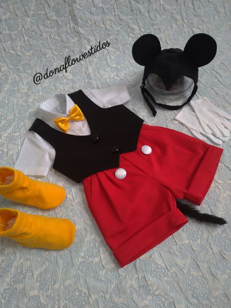 1st Birthday Girl Dress, Miki Mouse, Mickey 1st Birthdays, Fiesta Mickey Mouse, Minnie Mouse Birthday Decorations, Mickey Mouse Costume, Mickey Mouse Outfit, Mouse Outfit, Mickey Mouse Theme