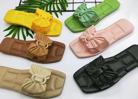 Diy Baby Bows, Shoe Making, Ladies Sandals, Beautiful Sandals, Womens Sandals Flat, Baby Bows, Feet Nails, Diy Baby Stuff, Sandals Summer