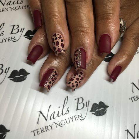 Matte gel nails Dark Red Leopard Print Nails, Burgundy Leopard Print Nails, Red Nails Cheetah Print, Burgundy And Leopard Nails, Burgundy Leopard Nails, Maroon And White Nails Design, Red And Leopard Print Nails, White Cheetah Print Nails, Red Leopard Print Nails