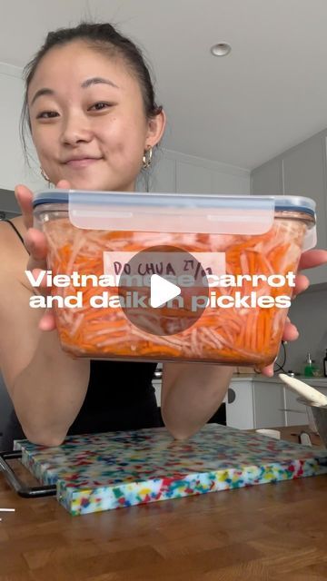 Vietnamese Meals, Pickled Things, Daikon Radish, Fermented Pickles, Salt And Vinegar, Aip Diet, White Vinegar, 15 Minutes, Warm Water