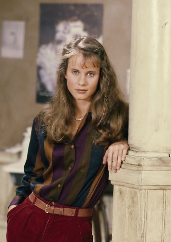 Lori Singer as Julie Miller in "Fame" (TV Series) Lori Singer, Julie Miller, Debbie Allen, Vintage Tv, Movie Collection, Performance Art, Old Hollywood, American Actress, Season 1