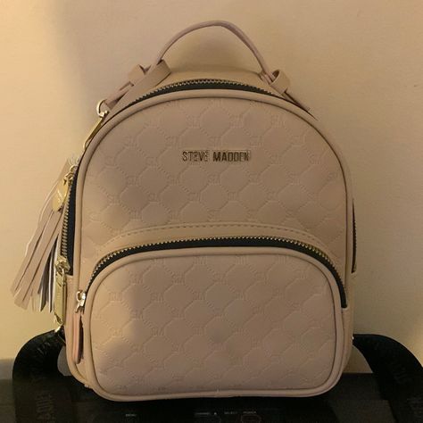 Tan Beige Steve Madden Backpack Purse Type Thing. Very Spacey Looks Brand New Inside And Out !! In Very Very Good Condition !! Steve Madden Backpack, Types Of Purses, Steve Madden Bags, Backpack Purse, Fashion Backpack, Steve Madden, Purse, Backpacks, Brand New