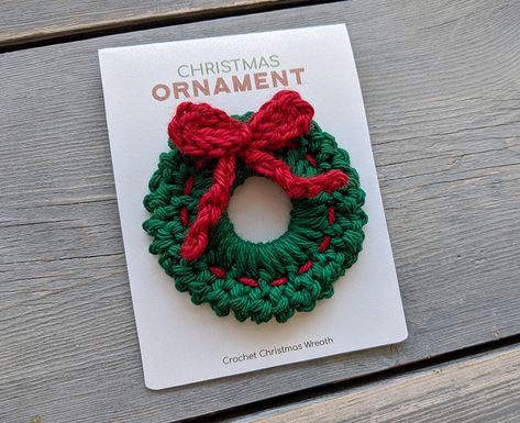 Crocheted Christmas Wreath Ornaments, Crochet Wreath Coaster, Crocheted Wreath Ornaments, Crochet Christmas Pins, Crochet Wreath Ornament Free Pattern, Crochet Christmas Wreath Ornament, Crochet Christmas Wreath Pattern, Crochet Christmas Wreath Free Pattern, Crochet Wreath Pattern Free