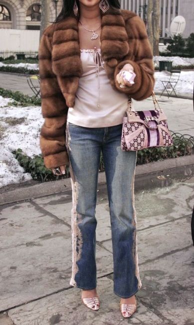 ✨Brown cropped fur coat pink sill blouse denim jeans with lace pattern pink strappy peep toe heels 2000s outfits. Y2k winter outfit ideas. Celebrity fashion outfits. Kimora Lee Simmons 2000s. Spoiled girlfriend aesthetic✨ #taylajaybeauty #y2k #furcoat #denim #pink #outfits #2000s #celebrityfashion #taylajay #aesthetic #kimoraleesimmons #spoiled #fashion #winter Kimora Lee Simmons 2000s, 2000s Winter Fashion, Heels 2000s, Y2k Winter Outfits, Spoiled Girlfriend, 2000 Outfits, Jeans With Lace, Girlfriend Aesthetic, Fur Outfit