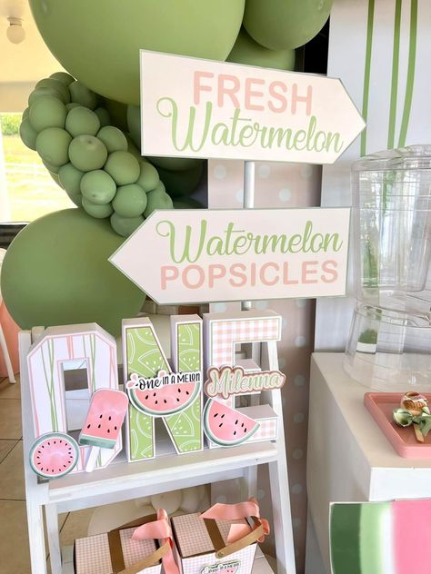 Watermelon Birthday Party Theme, 1st Birthday Cake Designs, Melon Birthday, Baby First Birthday Themes, Watermelon Birthday Parties, Baby Birthday Themes, Watermelon Party, 1st Birthday Party Themes, Watermelon Birthday