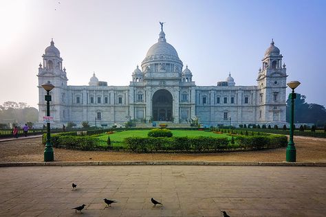 Kolkata Tourist Place, Real Castles, Bengali Culture, Instagram Photoshoot, Cultural Capital, Street Portrait, Tourist Places, West Bengal, Famous Places