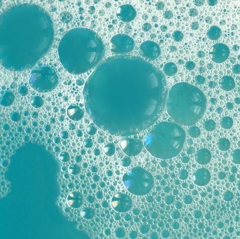 Full Frame Shot Of Soap Sud Soap Bubbles Aesthetic, Towels Aesthetic, Bubble Bath Aesthetic, Round Drawing, Galaxy Art Painting, Fragrance Free Shampoo, Soap Foam, Soap Suds, Bath Aesthetic