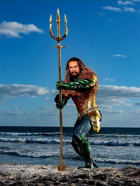 Jason Mamoa as Aquaman Aquaman Costume, Heroes And Villains Costumes, Aquaman Cosplay, Aqua Man, Aquaman 2018, Jason Momoa Aquaman, Marvel Cast, Arte Dc Comics, Marvel Cosplay